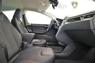 Tesla Model S 70 D