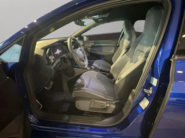 VW Golf 1.5 eTSI mHEV ACT R-Line DSG