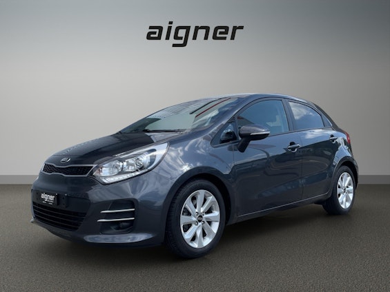 First vehicle image