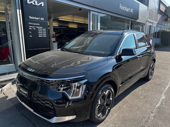 First vehicle image