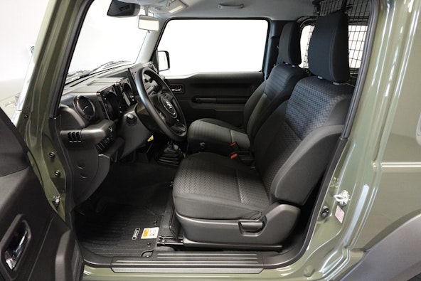 Vehicle image 16