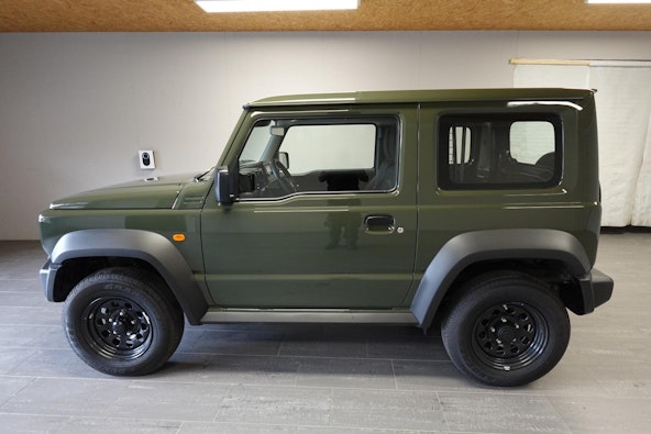 Vehicle image 12