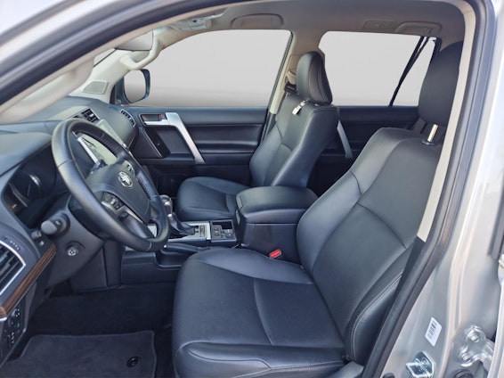 Vehicle image 6 Vehicle image 6