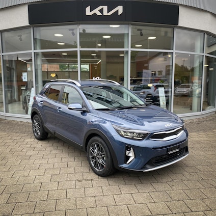 First vehicle image