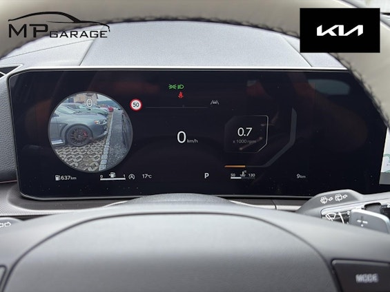 Vehicle image 16 Vehicle image 16