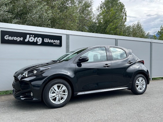 First vehicle image