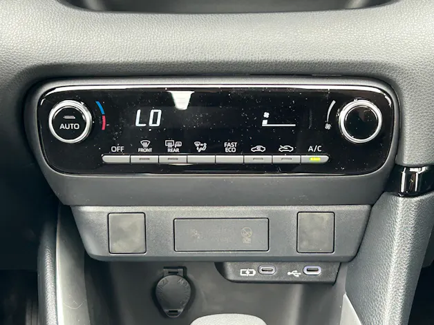 Toyota Yaris 1.5 VVT-i HSD Comfort