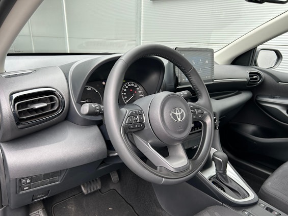 Vehicle image 7