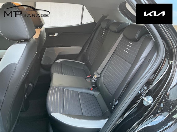 Vehicle image 13 Vehicle image 13