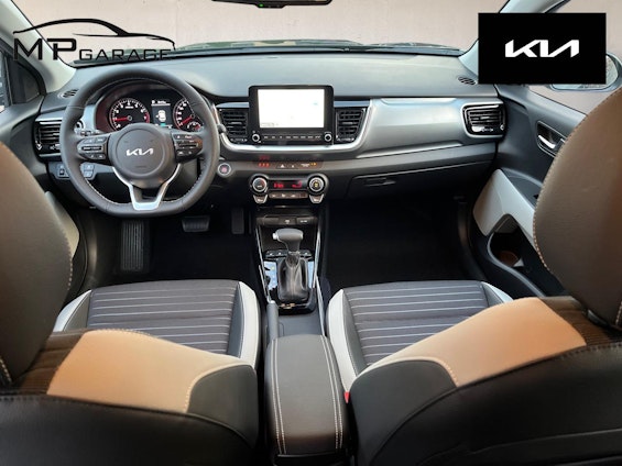 Vehicle image 7 Vehicle image 7