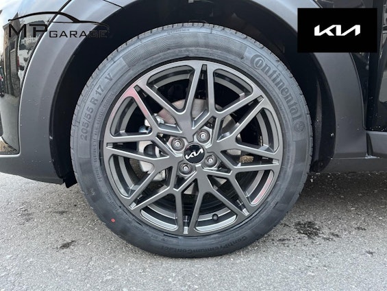 Vehicle image 14 Vehicle image 14