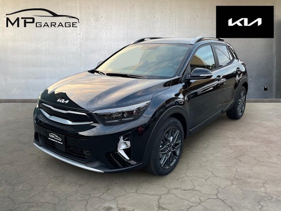 First vehicle image