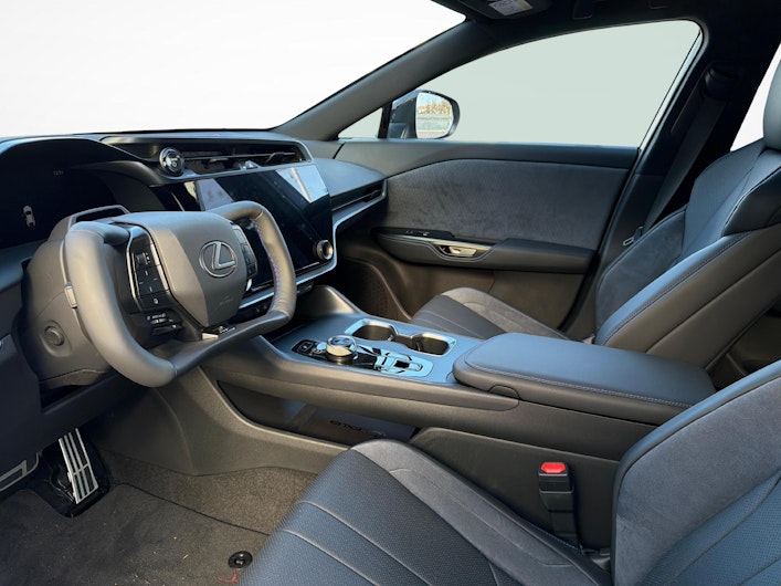 immagine del veicolo LEXUS RZ