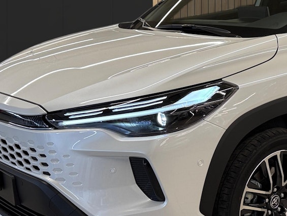 Vehicle image 8 Vehicle image 8