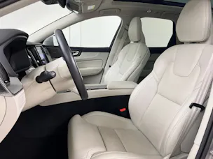 Volvo XC60 2.0 T8 TE Plus Bright eAWD / Jetzt mit attraktivem 1.9% Leasing!