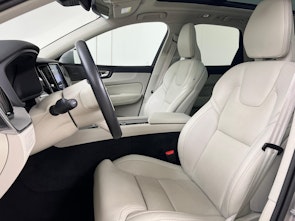 Vehicle image VOLVO XC60 2.0 T8 TE Plus Bright eAWD