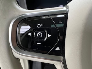 Vehicle image VOLVO XC60 2.0 T8 TE Plus Bright eAWD