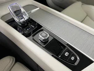 Volvo XC60 2.0 T8 TE Plus Bright eAWD / Jetzt mit attraktivem 1.9% Leasing!