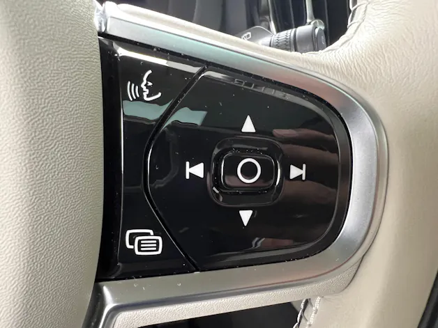 Volvo XC60 2.0 T8 TE Plus Bright eAWD / Jetzt mit attraktivem 1.9% Leasing!