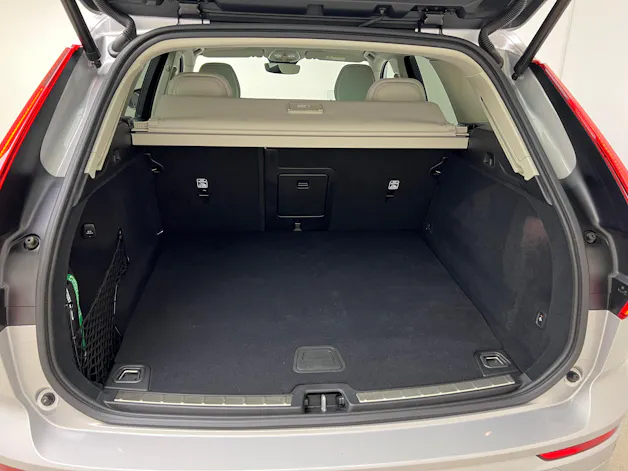 Volvo XC60 2.0 T8 TE Plus Bright eAWD / Jetzt mit attraktivem 1.9% Leasing!