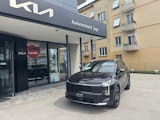 First vehicle image