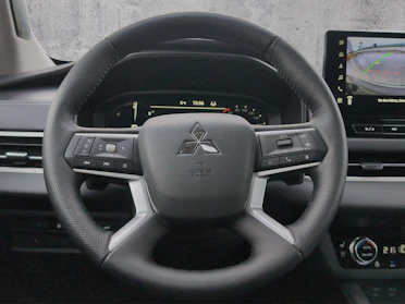 MITSUBISHI OUTLANDER 15