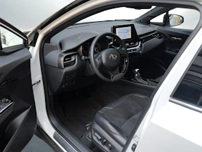 Fahrzeugbild TOYOTA C-HR 2.0 VVTi HSD Move