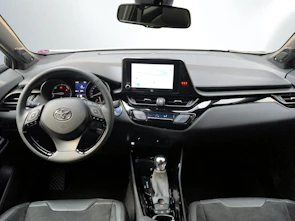 Fahrzeugbild TOYOTA C-HR 2.0 VVTi HSD Move