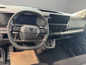 Vehicle image PEUGEOT e-Expert Kaw. Standard 75 kWh