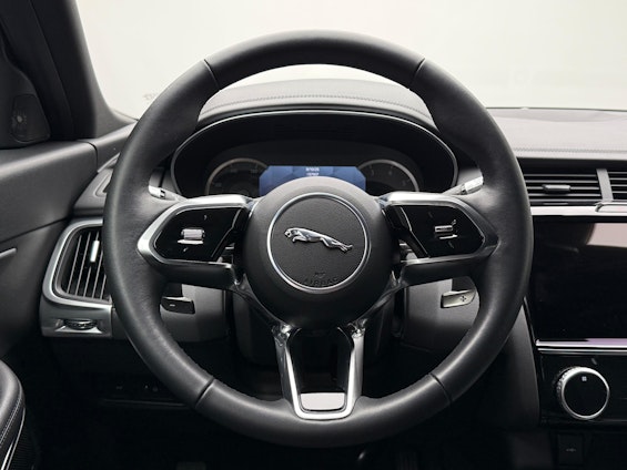 Vehicle image 8 Vehicle image 8