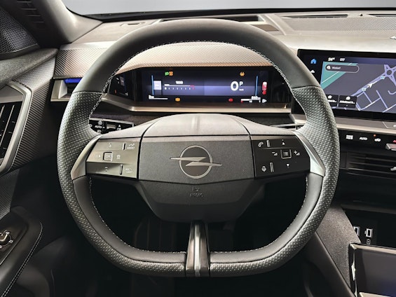 Vehicle image 3 Vehicle image 3