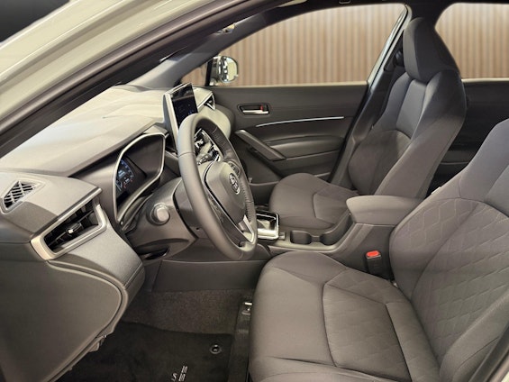 Vehicle image 10