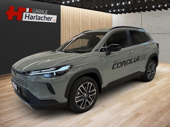 First vehicle image