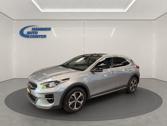 First vehicle image
