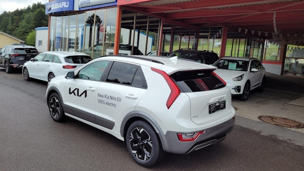 Vehicle image 6 Vehicle image 6