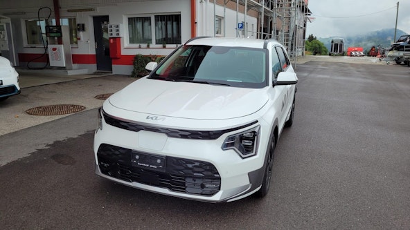 Vehicle image 4 Vehicle image 4