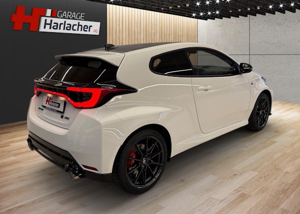 Vehicle image 4 Vehicle image 4