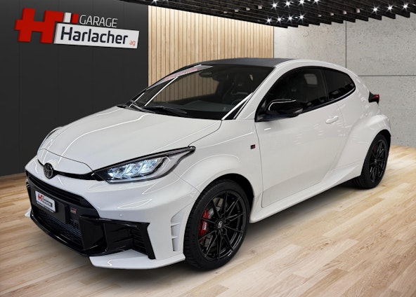 First vehicle image First vehicle image