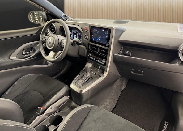 Vehicle image 13 Vehicle image 13