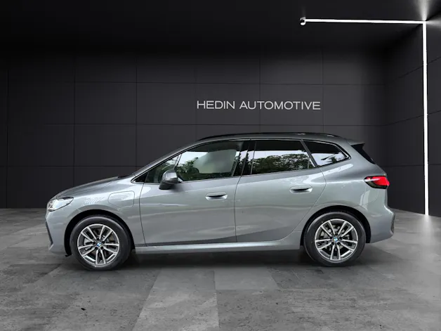 BMW 230e xDrive paddles Active Tourer