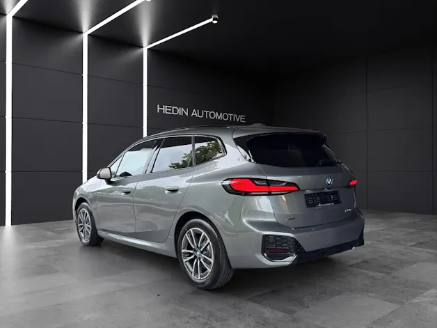 BMW 230e xDrive paddles Active Tourer