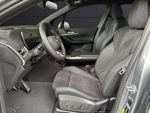 BMW 230e xDrive paddles Active Tourer