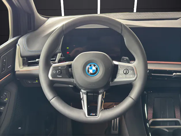 BMW 230e xDrive paddles Active Tourer