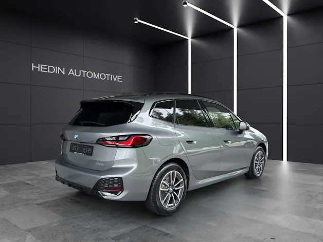 BMW 230e xDrive paddles Active Tourer