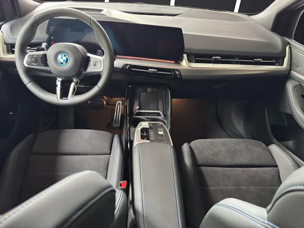 BMW 230e xDrive paddles Active Tourer