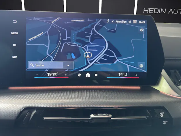 BMW 230e xDrive paddles Active Tourer