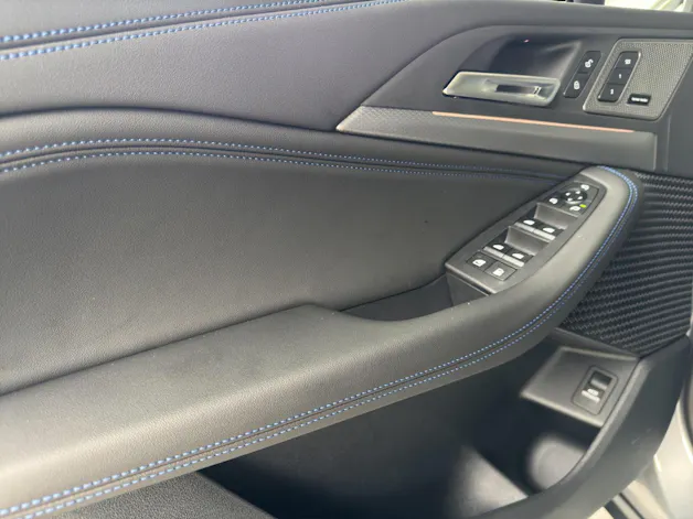 BMW 230e xDrive paddles Active Tourer