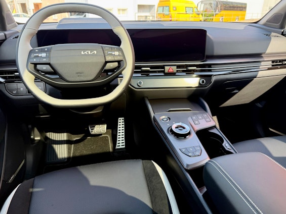 Vehicle image 2 Vehicle image 2