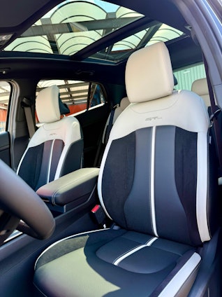 Vehicle image 6 Vehicle image 6