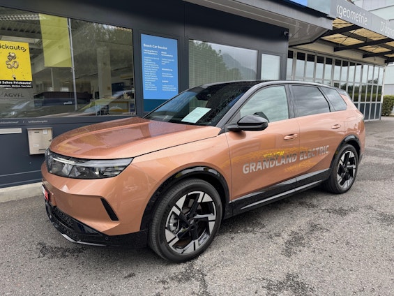 First vehicle image First vehicle image